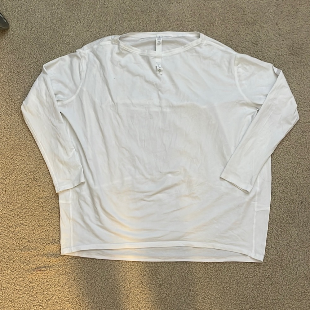 Lululemon back in action long sleeve